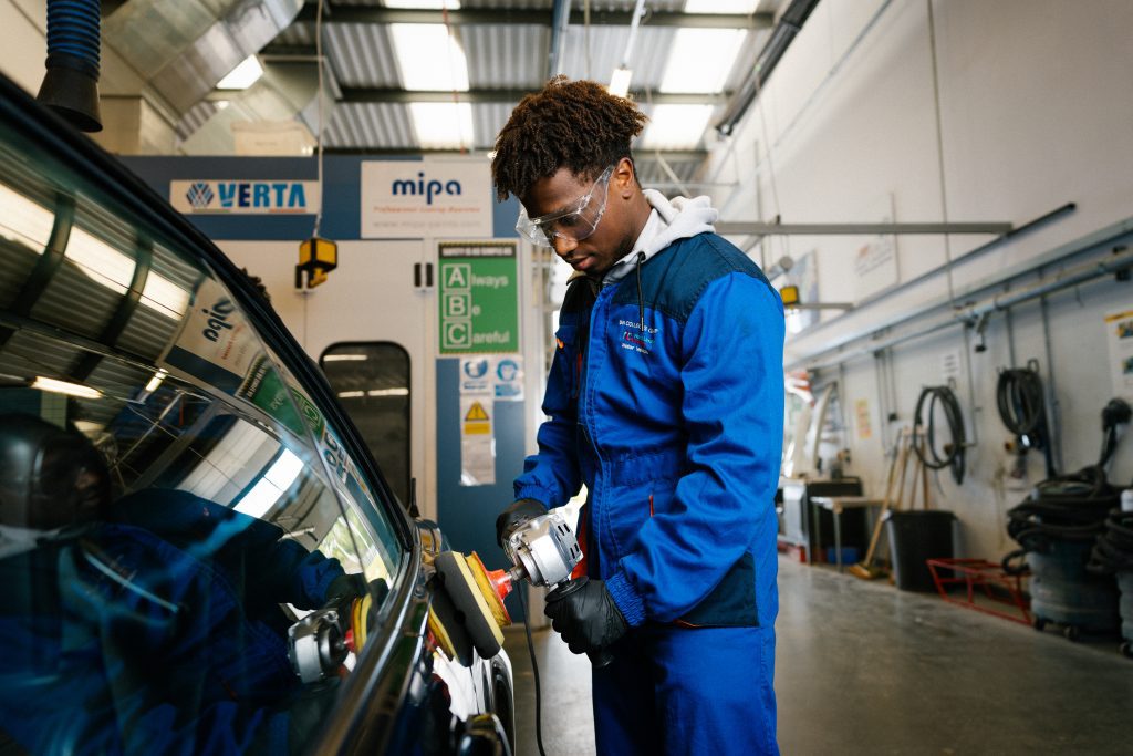 Motor Vehicle - Image 4